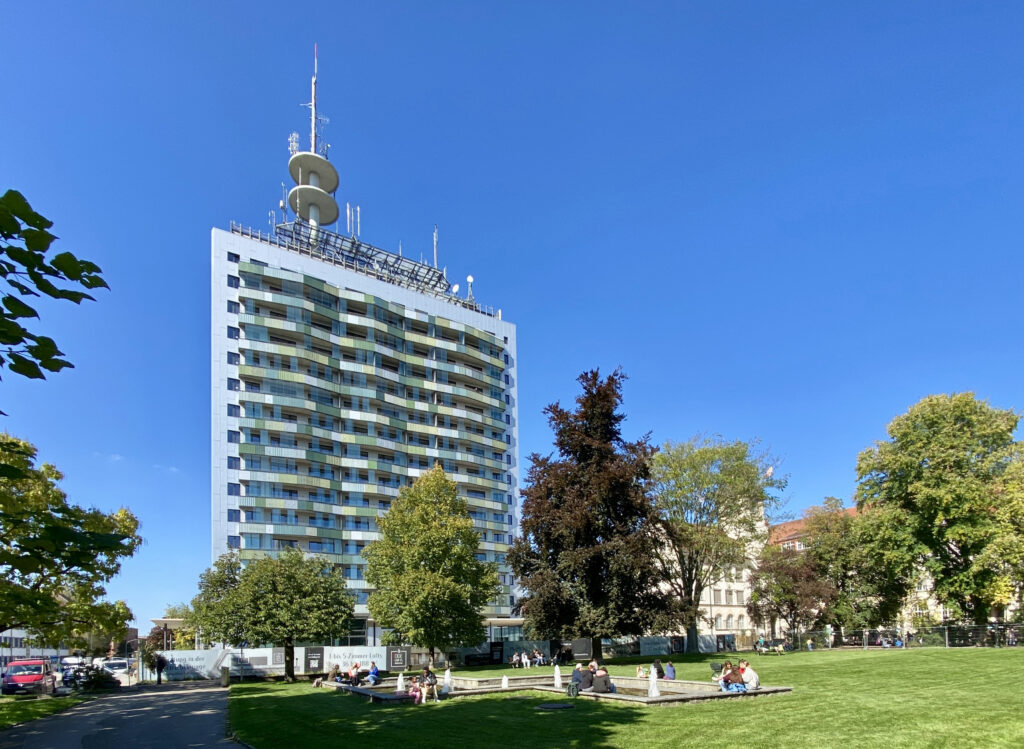 Außenansicht Hochhaus Telekomareal Konstanz